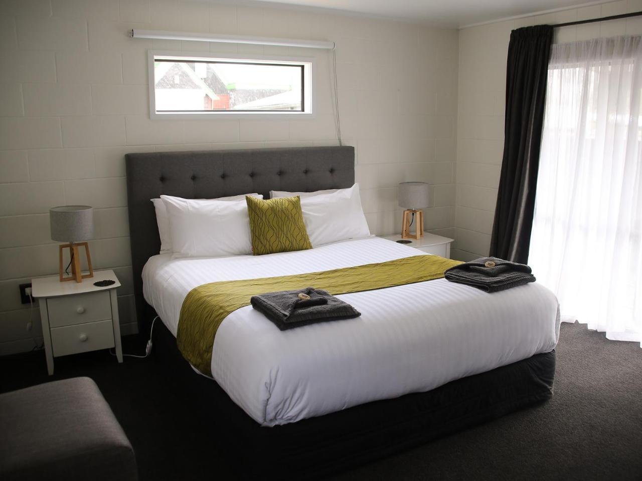 Mackenzie Motel 2*